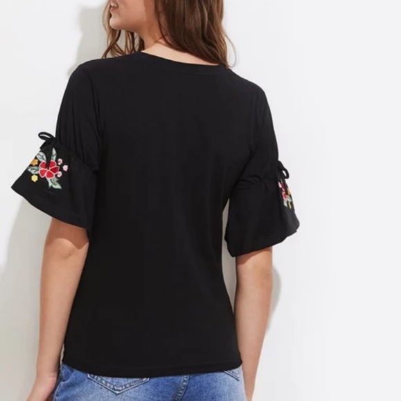 BOHO EMBROIDERY TEE - Picture 5 of 5